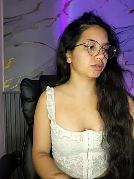 Snapshot of Rosita_forever_ chatting on October 20, 2025, 8:09 pm Rosita forever  online show from October 20, 2025, 8:09 pm