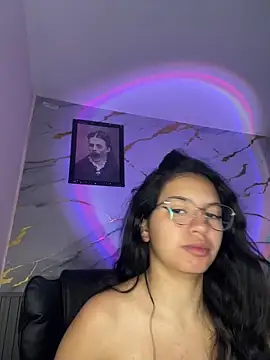 Snapshot of Rosita_forever_ chatting on October 21, 2025, 2:18 pm Rosita forever  online show from October 21, 2025, 2:18 pm