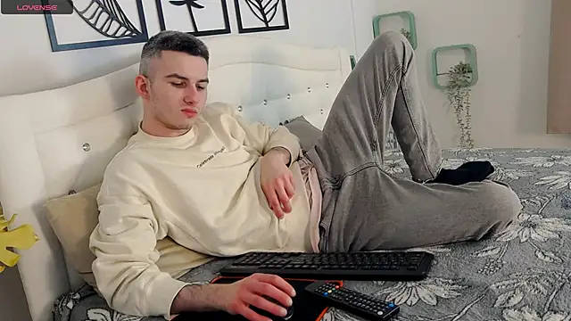 Devin Jay online show from February 9, 2025, 7:41 pm