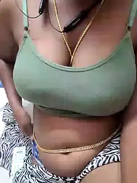 Snapshot of Tamilbigboobie chatting on December 23, 2024, 10:55 pm Tamilbigboobie online show from December 23, 2024, 10:55 pm