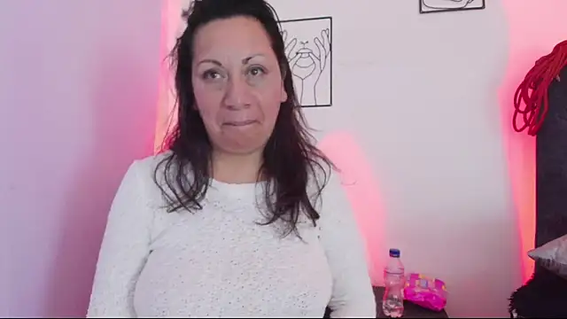 Snapshot of marisol1977hot chatting on January 26, 2025, 8:56 pm marisol1977hot online show from January 26, 2025, 8:56 pm