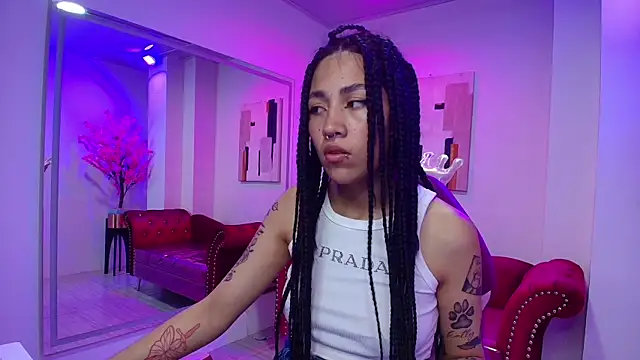 Snapshot of Leia_queens chatting on January 15, 2025, 2:24 pm Leia queens online show from January 15, 2025, 2:24 pm