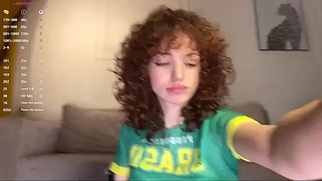 LilianGrindle online show from June 11, 2026, 7:34 pm