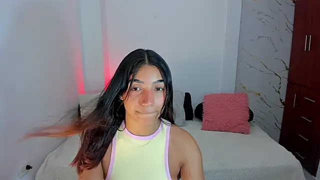 martina roldam online show from May 13, 2026, 2:31 am