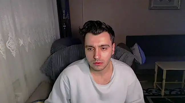 handsomeee04 online show from January 21, 2025, 3:43 pm