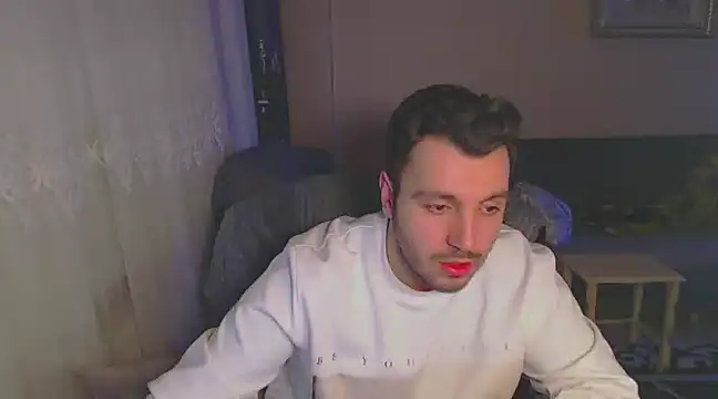 handsomeee04 online show from February 5, 2025, 12:20 am