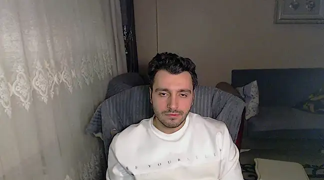 handsomeee04 online show from February 9, 2025, 12:39 am