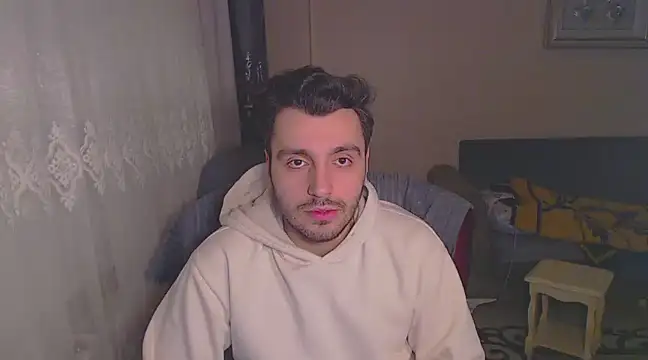 handsomeee04 online show from February 10, 2025, 9:04 pm