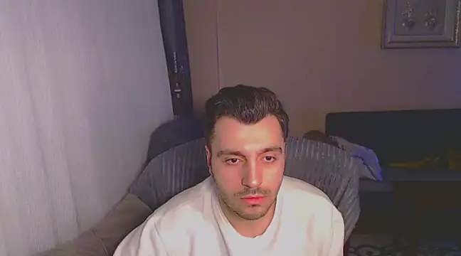 handsomeee04 online show from February 28, 2025, 5:04 pm