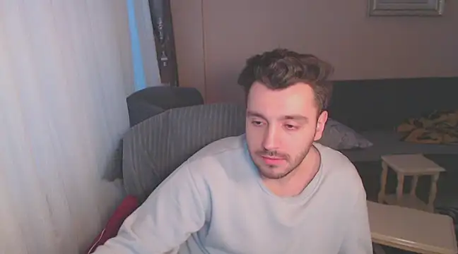 handsomeee04 online show from March 11, 2025, 4:21 am