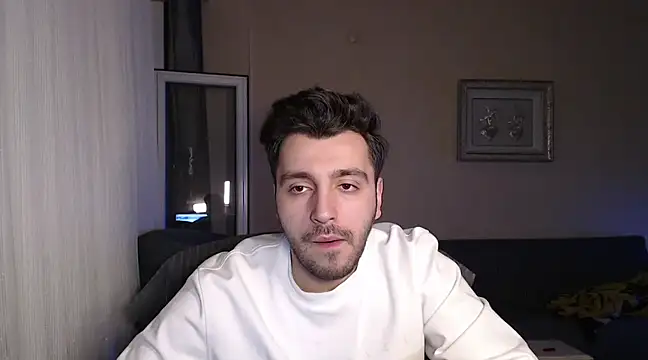 handsomeee04 online show from March 16, 2025, 9:16 pm