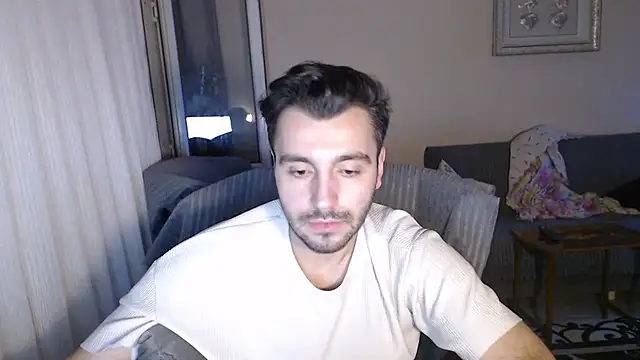 handsomeee04 online show from October 5, 2025, 9:24 pm