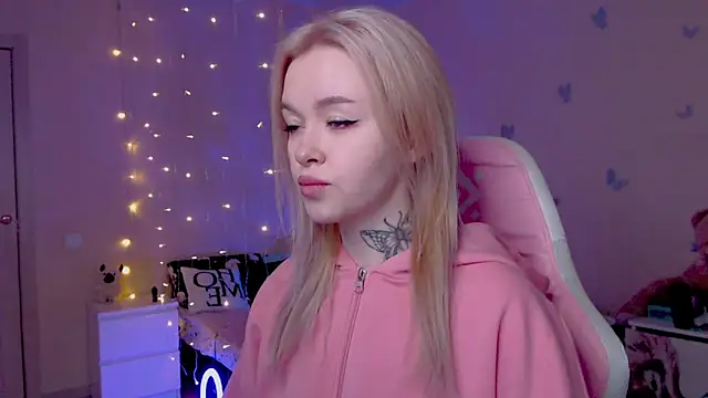 Snapshot of Naughty_Mable chatting on April 2, 2026, 1:14 am Naughty Mable online show from April 2, 2026, 1:14 am