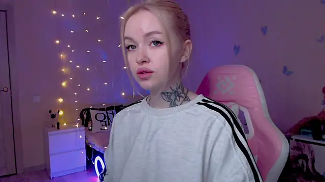 Snapshot of Naughty_Mable chatting on April 3, 2026, 1:14 am Naughty Mable online show from April 3, 2026, 1:14 am