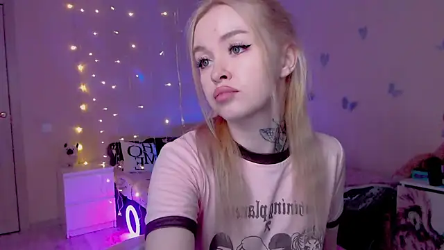 Snapshot of Naughty_Mable chatting on April 4, 2026, 1:15 am Naughty Mable online show from April 4, 2026, 1:15 am