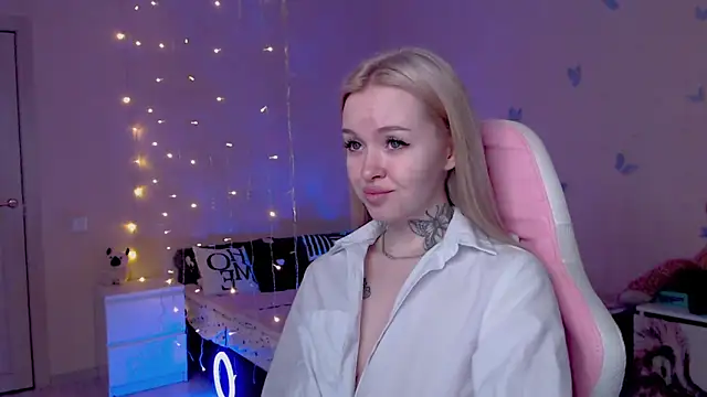 Snapshot of Naughty_Mable chatting on April 10, 2026, 1:44 am Naughty Mable online show from April 10, 2026, 1:44 am