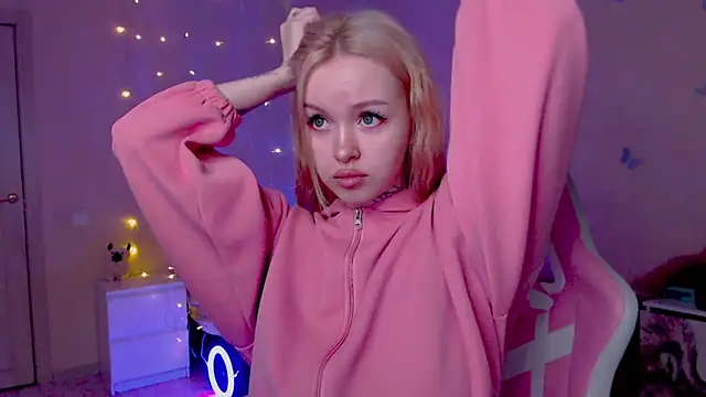 Snapshot of Naughty_Mable chatting on April 12, 2026, 12:04 am Naughty Mable online show from April 12, 2026, 12:04 am