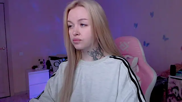 Snapshot of Naughty_Mable chatting on April 19, 2026, 1:16 am Naughty Mable online show from April 19, 2026, 1:16 am