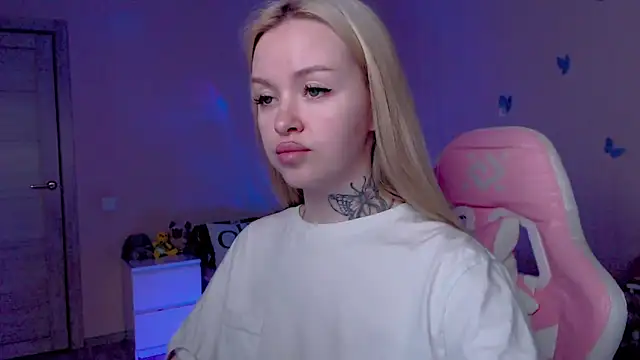 Snapshot of Naughty_Mable chatting on April 28, 2026, 2:27 am Naughty Mable online show from April 28, 2026, 2:27 am