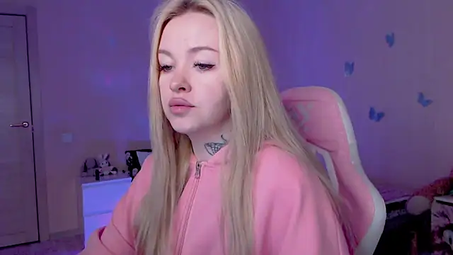 Snapshot of Naughty_Mable chatting on May 6, 2026, 12:19 am Naughty Mable online show from May 6, 2026, 12:19 am