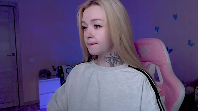 Snapshot of Naughty_Mable chatting on May 9, 2026, 12:49 am Naughty Mable online show from May 9, 2026, 12:49 am