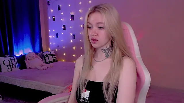 Snapshot of Naughty_Mable chatting on May 26, 2026, 12:50 am Naughty Mable online show from May 26, 2026, 12:50 am
