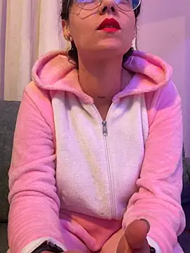 Abril jones10 online show from January 13, 2026, 4:07 am