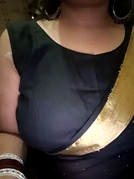 Snapshot of Soniya_444 chatting on May 9, 2026, 5:18 pm Soniya 444 online show from May 9, 2026, 5:18 pm