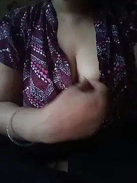 Snapshot of Soniya_444 chatting on May 25, 2026, 1:39 pm Soniya 444 online show from May 25, 2026, 1:39 pm