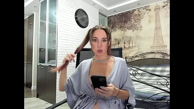 Snapshot of One_of_the_girls chatting on September 27, 2025, 5:29 pm One of the girls online show from September 27, 2025, 5:29 pm