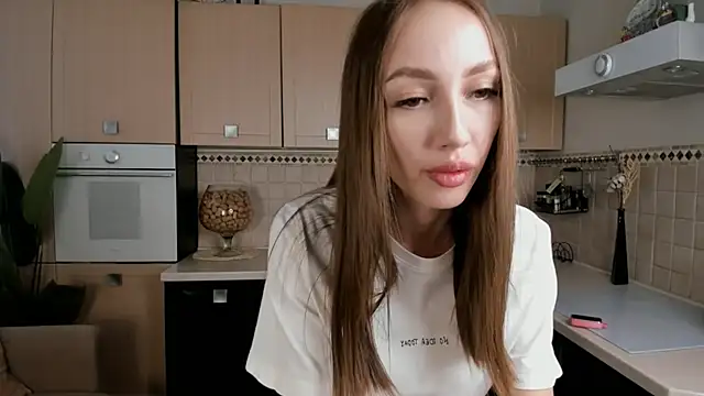 LinnGaillard online show from December 27, 2024, 7:29 am