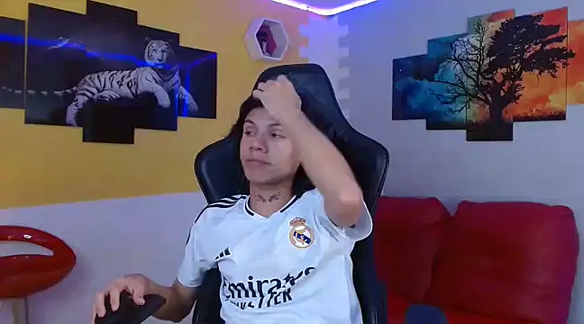 andy dan18 online show from February 7, 2025, 8:20 pm