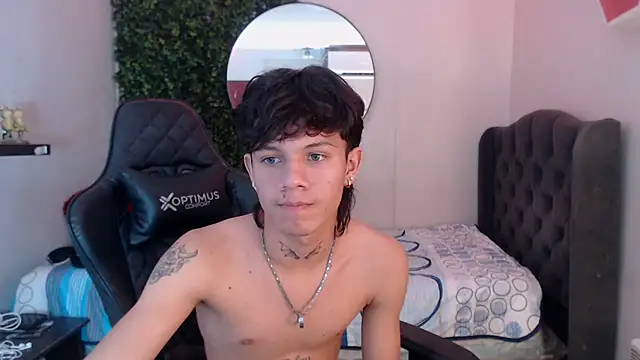 andy dan18 online show from March 19, 2025, 1:51 pm