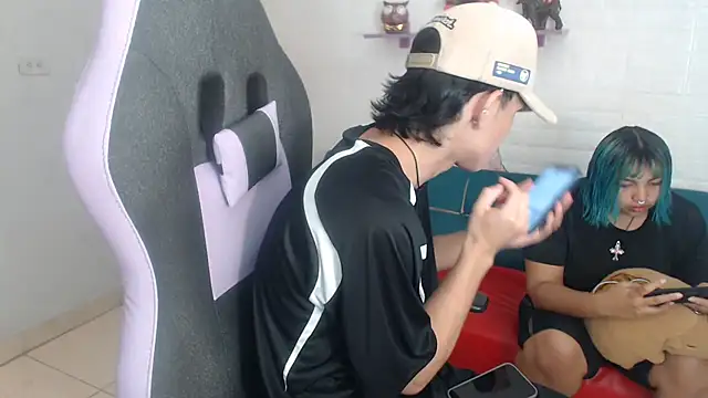 andy dan18 online show from November 24, 2025, 3:34 pm