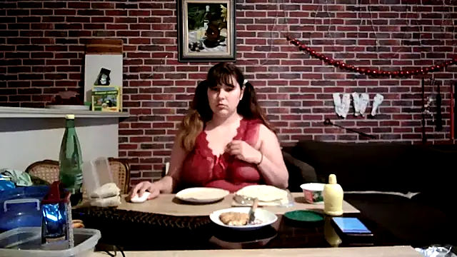 Snapshot of Heleneecesmecs2 chatting on April 5, 2026, 7:55 pm Heleneecesmecs2 online show from April 5, 2026, 7:55 pm