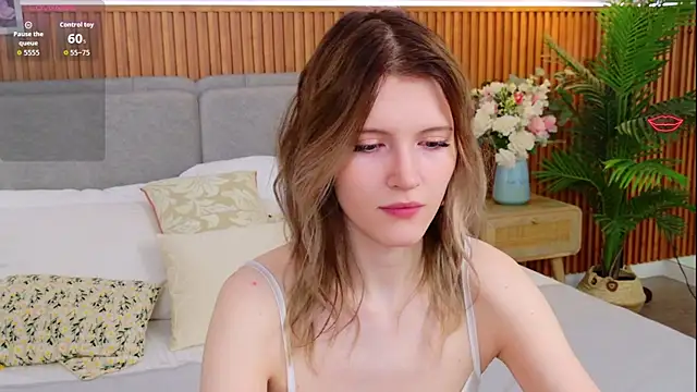 NellieLoyns online show from June 8, 2026, 5:24 pm