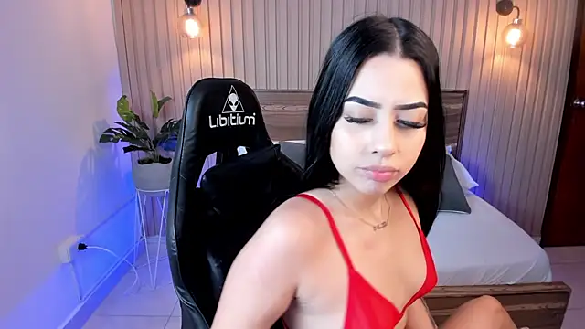 veronica 19  online show from January 7, 2025, 7:49 pm