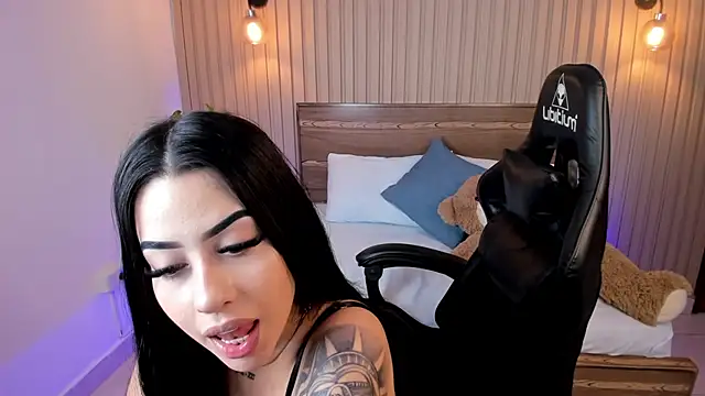 veronica 19  online show from January 8, 2025, 10:37 pm