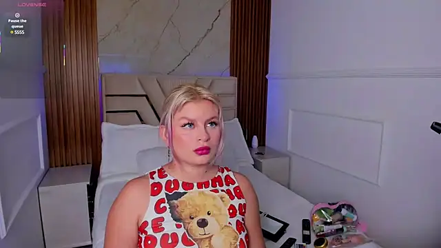 LolaAngellx online show from March 13, 2025, 1:18 pm