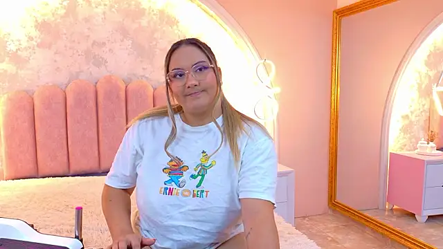 MiaLaurents online show from February 27, 2026, 3:17 am