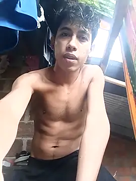 Andres123cv online show from May 4, 2026, 10:50 pm