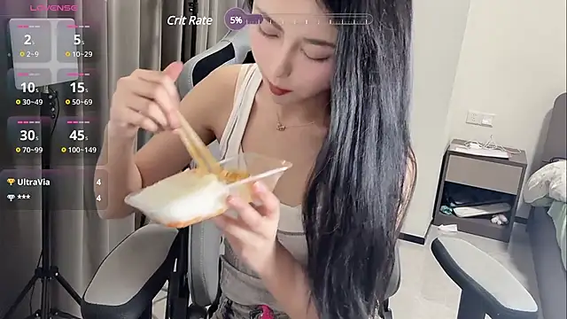 qiaoyi-666 online show from March 5, 2025, 12:00 pm