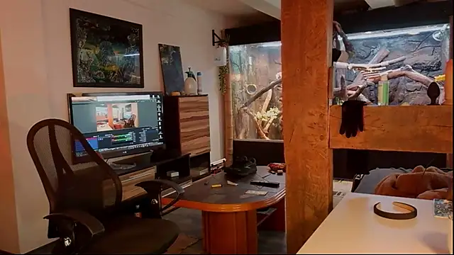 Snapshot of DYasmin69 chatting on October 26, 2025, 12:00 pm DYasmin69 online show from October 26, 2025, 12:00 pm