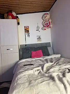 Charlotemonroe online show from November 18, 2025, 2:50 am