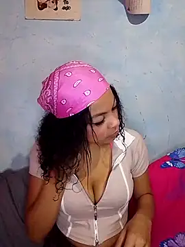 Snapshot of BlakeandRouse chatting on October 19, 2025, 12:33 am BlakeandRouse online show from October 19, 2025, 12:33 am