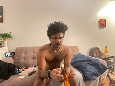 colojt719 online show from December 22, 2024, 4:17 am