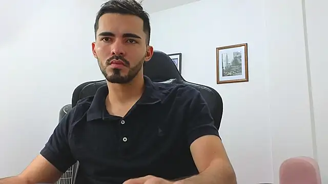 Snapshot of Massimoo_07 chatting on January 6, 2025, 11:09 pm Massimoo 07 online show from January 6, 2025, 11:09 pm