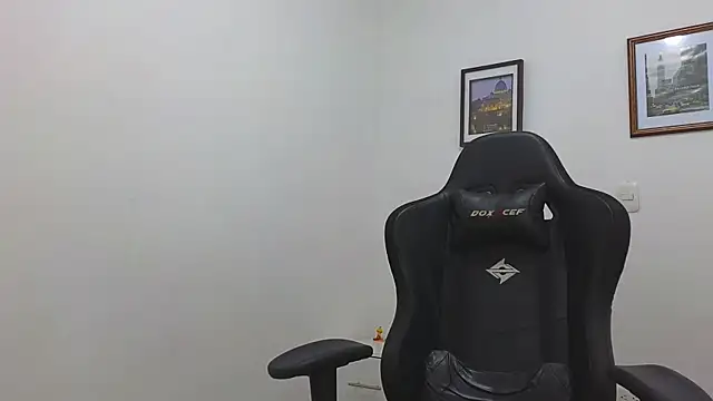 Snapshot of Massimoo_07 chatting on January 16, 2025, 7:52 pm Massimoo 07 online show from January 16, 2025, 7:52 pm