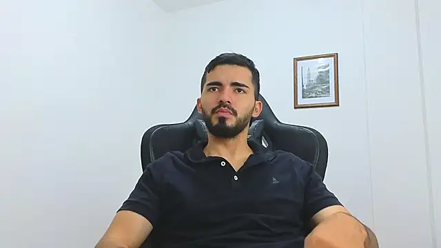 Snapshot of Massimoo_07 chatting on February 5, 2025, 11:06 pm Massimoo 07 online show from February 5, 2025, 11:06 pm