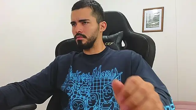 Snapshot of Massimoo_07 chatting on March 17, 2025, 6:53 pm Massimoo 07 online show from March 17, 2025, 6:53 pm